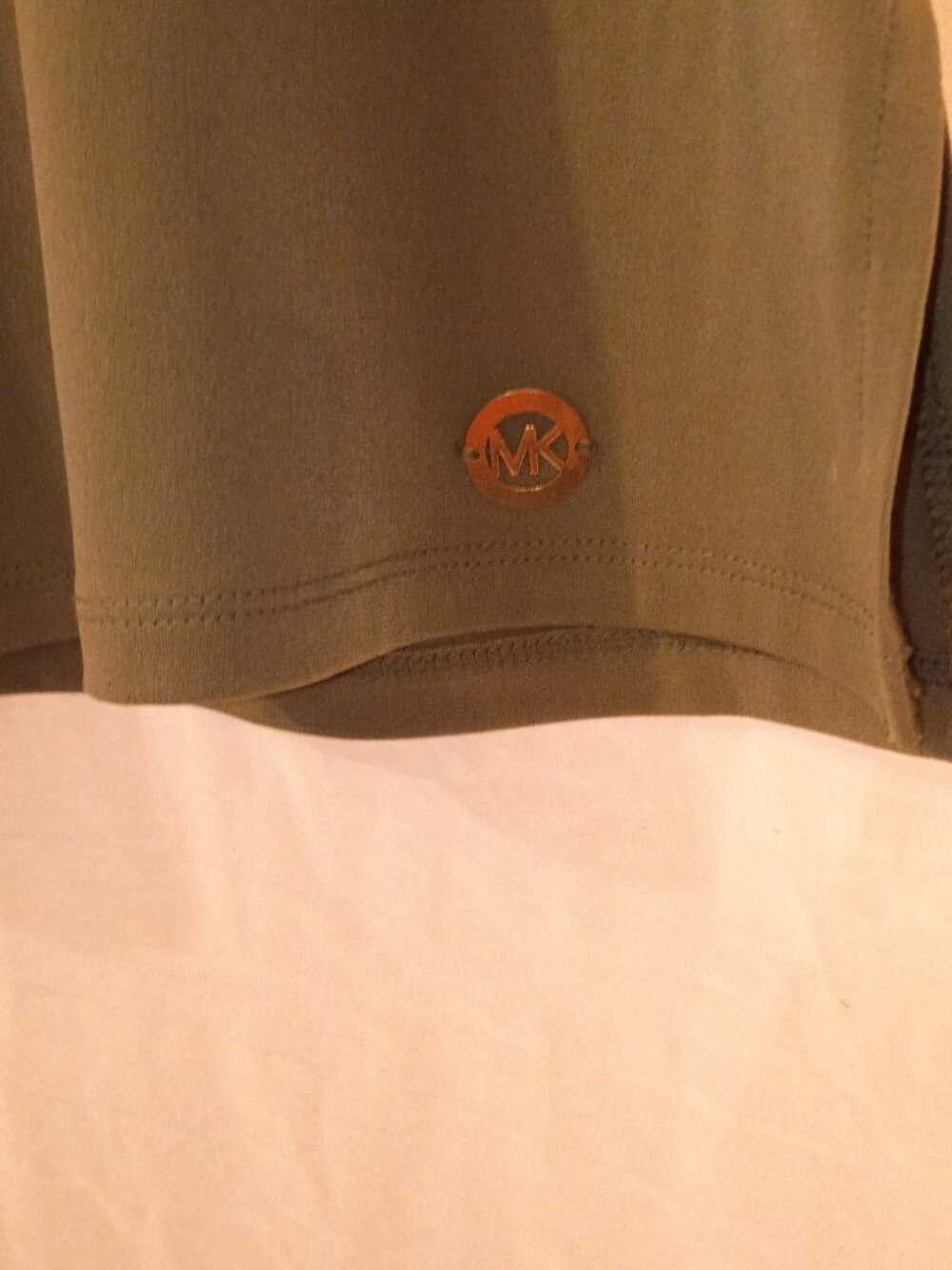Michael Kors Women's Size Large Olive Green Ladder Sleeve Top NWOT! - Picture 6 of 6